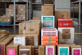 多様な業界のパートナー企業の荷物